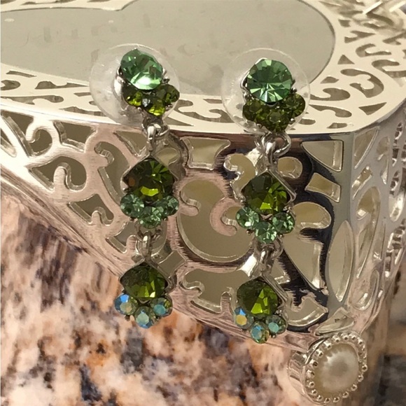 Gorgeous Green Earrings - Picture 2 of 2
